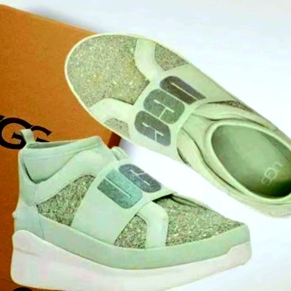UGG Womens Mint Green Sneakers Sz 6.5 - Picture 1 of 5